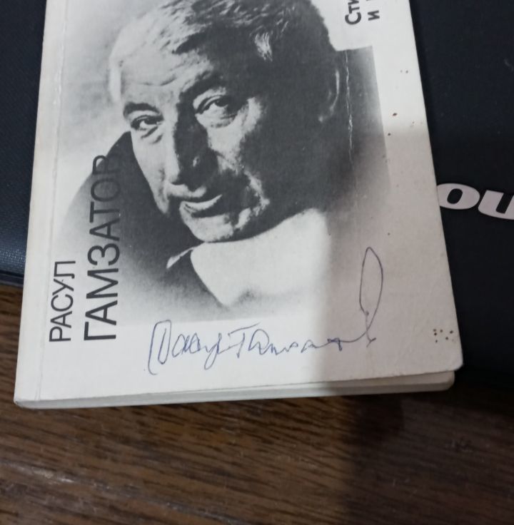 Feminizatsiya paytida qichqiriqlar aks ettirilgan rus pornosi