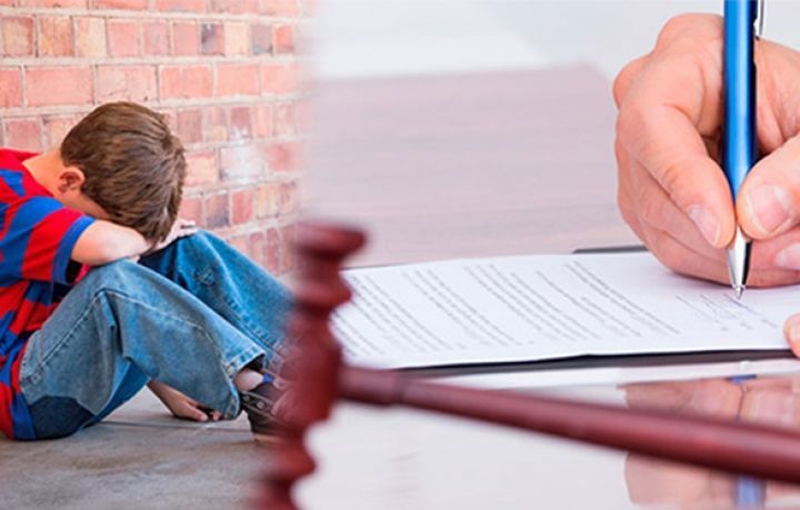 Katta siklar mushukka qiyinchilik bilan kiradi Penzada striptiz bilan jinsiy aloqa