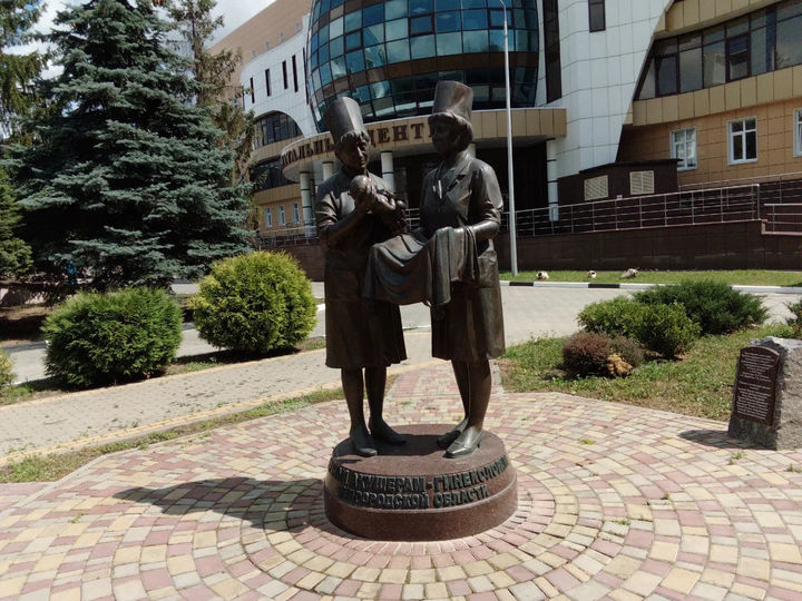 Rus porno shifokor va bemor Ira Ira yomon