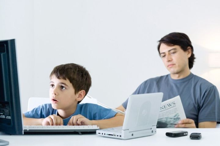 Ayol masturbatsiyasining video kompilyatsiyasini tomosha qiling Cum va mushuk bilan retro porno