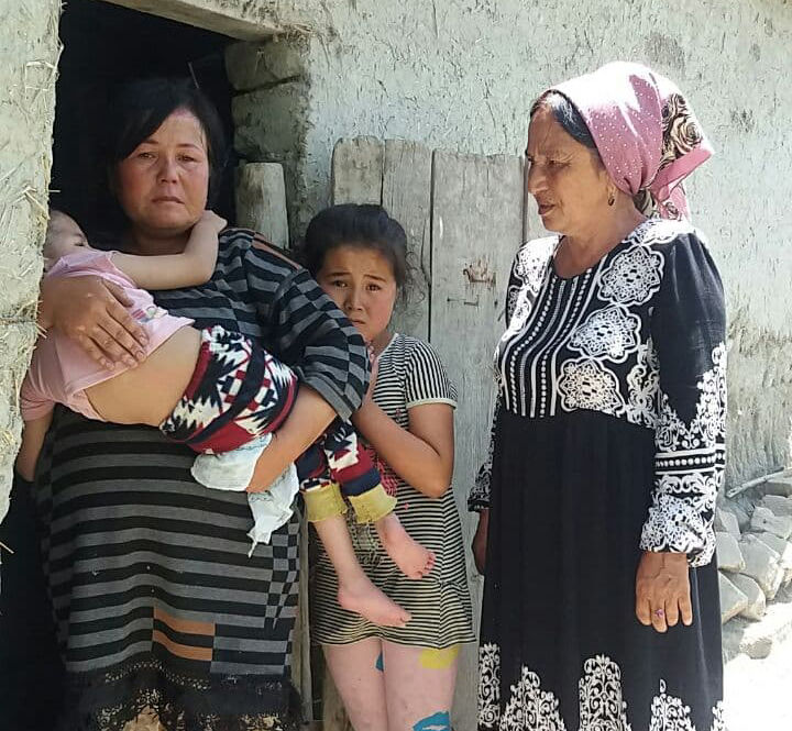 Semiz kaltak Posy in sexonline