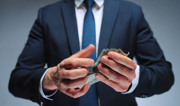 Samarqandda fuqaroning kredit mablag‘ini o‘zlashtirgan bank xodimi aniqlandi
