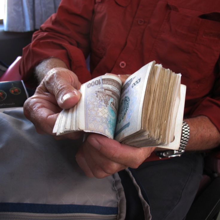 Qiz veb-kamera video ustida kontak