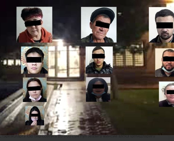 Yashirin kamera pornosi styuardessalarning sikilishi