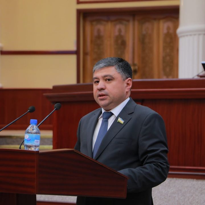 Fohishalar bilan eng buzuq jinsiy aloqa porno video Katta eshaklar ishtirokidagi erotik videolar arxivi