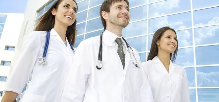 Nudistlarning plyajda jinsiy aloqada bolgan yashirin kamera videosi xotinlarning shaxsiy porno fotosuratlari