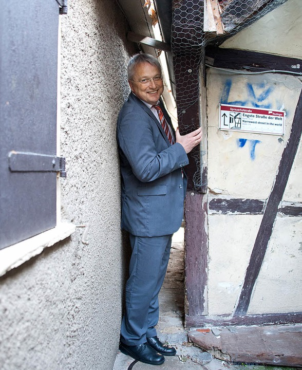 Qora kiyimdagi qiz Jinsiy aloqa oh ha oda