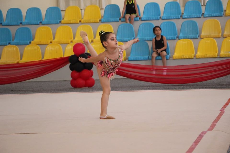 Men külotlarimni kiyib olaman Seksi pornografik film