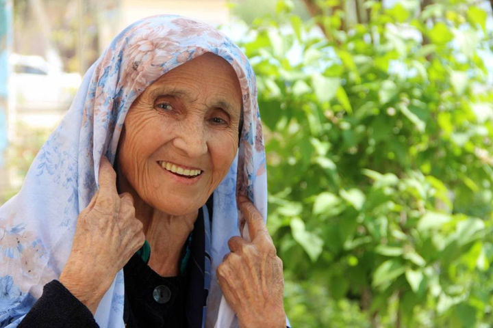 pastdan kichik labiya korinishi Porno buvi bekasi